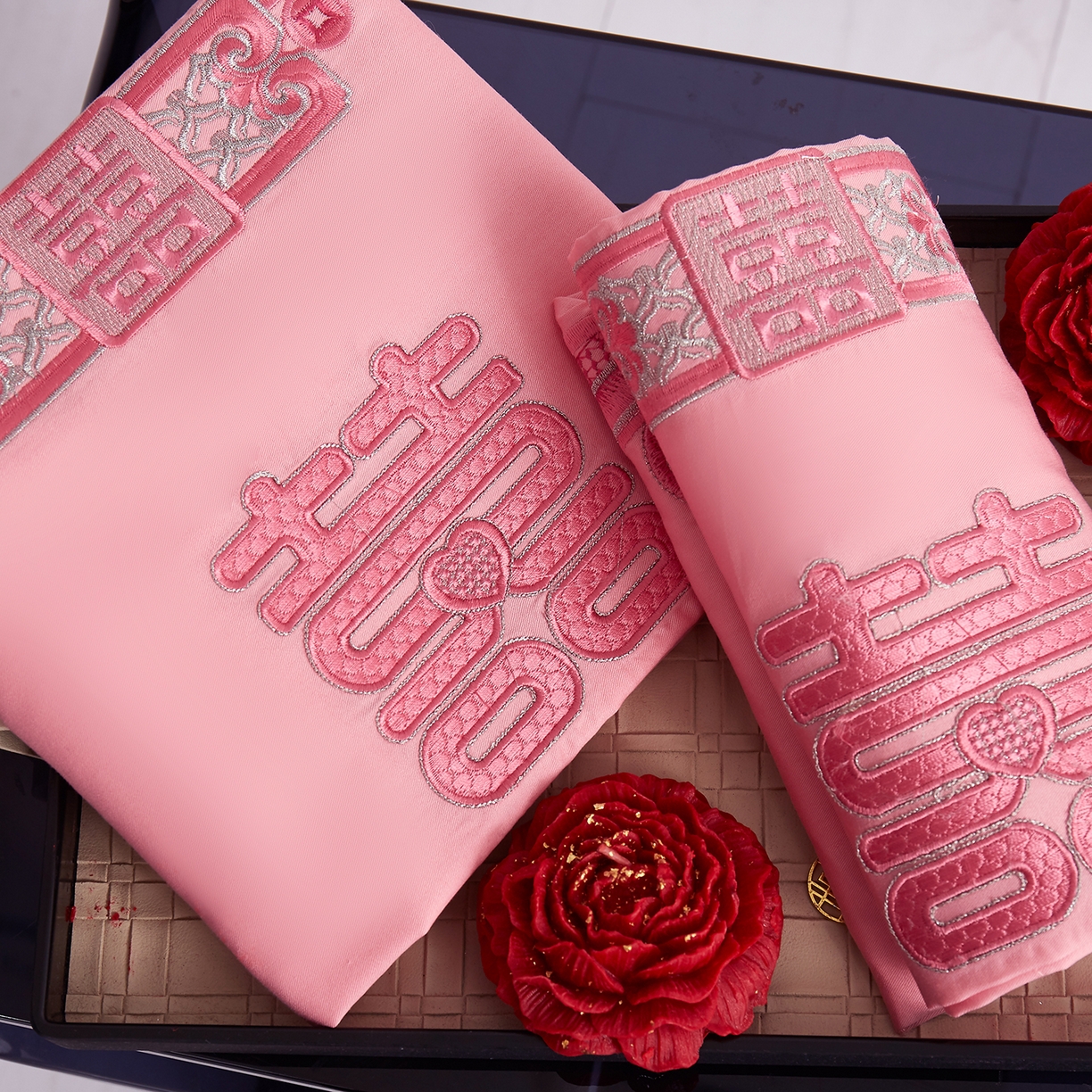 91家纺网 家纺一手货源 找家纺 浩情国际婚庆供货中心 2026新款100%全棉长绒棉纯棉婚庆四件套结婚刺绣六件套多件套长期供货 （提供买家秀） 红粉佳人-粉玉