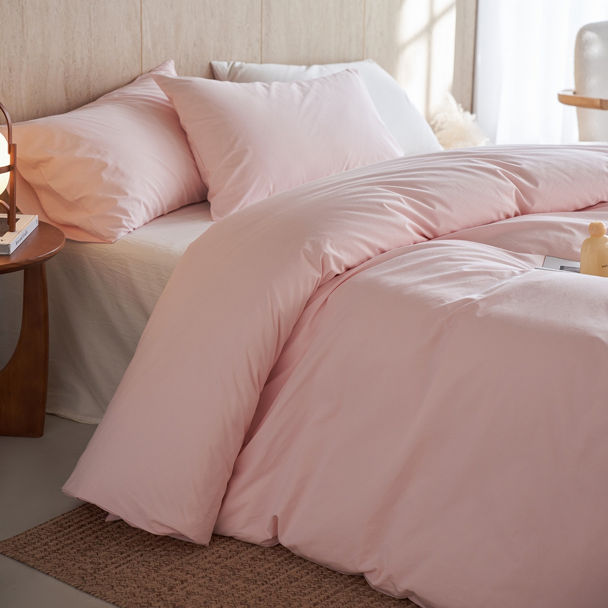 91家纺网 家纺一手货源 找家纺 轩和家居 2026新款全棉高支旧感砂洗长绒棉拼色四件套 薄樱粉+浅云白