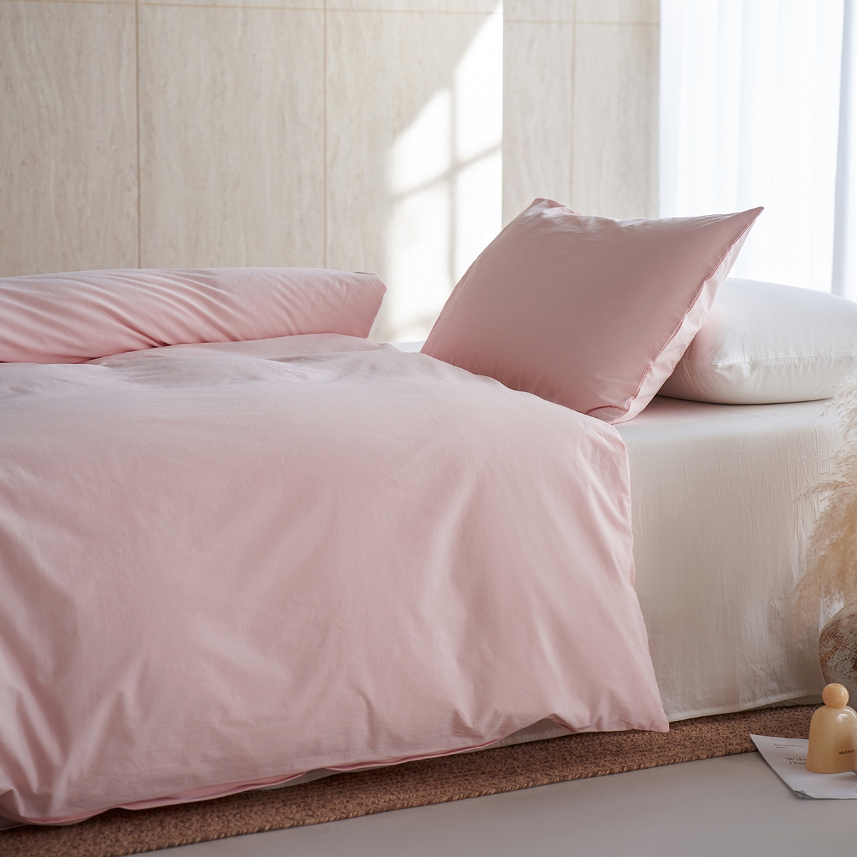 91家纺网 家纺一手货源 找家纺 轩和家居 2026新款全棉高支旧感砂洗长绒棉拼色四件套 薄樱粉+浅云白