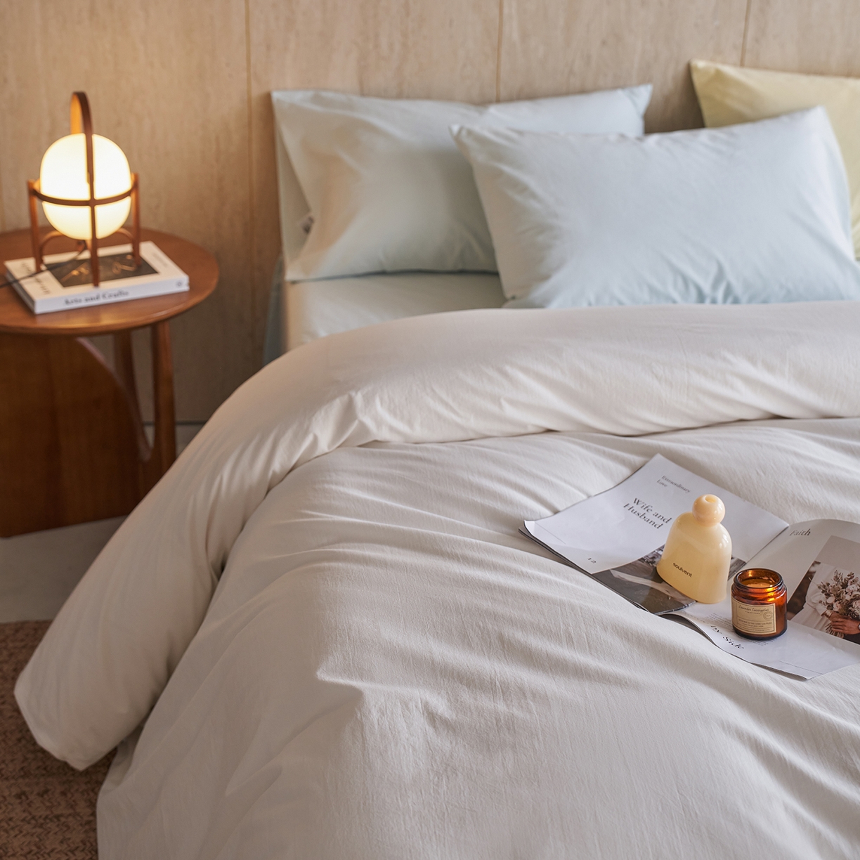 91家纺网 家纺一手货源 找家纺 轩和家居 2026新款全棉高支旧感砂洗长绒棉拼色四件套 浅云白+天空蓝