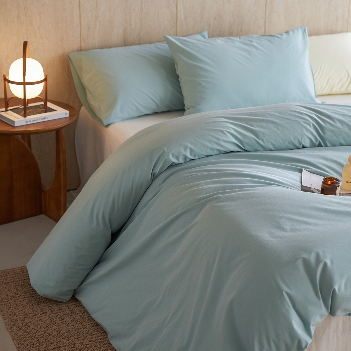 91家纺网 家纺一手货源 找家纺 轩和家居 2026新款全棉高支旧感砂洗长绒棉拼色四件套 松石绿+浅云白