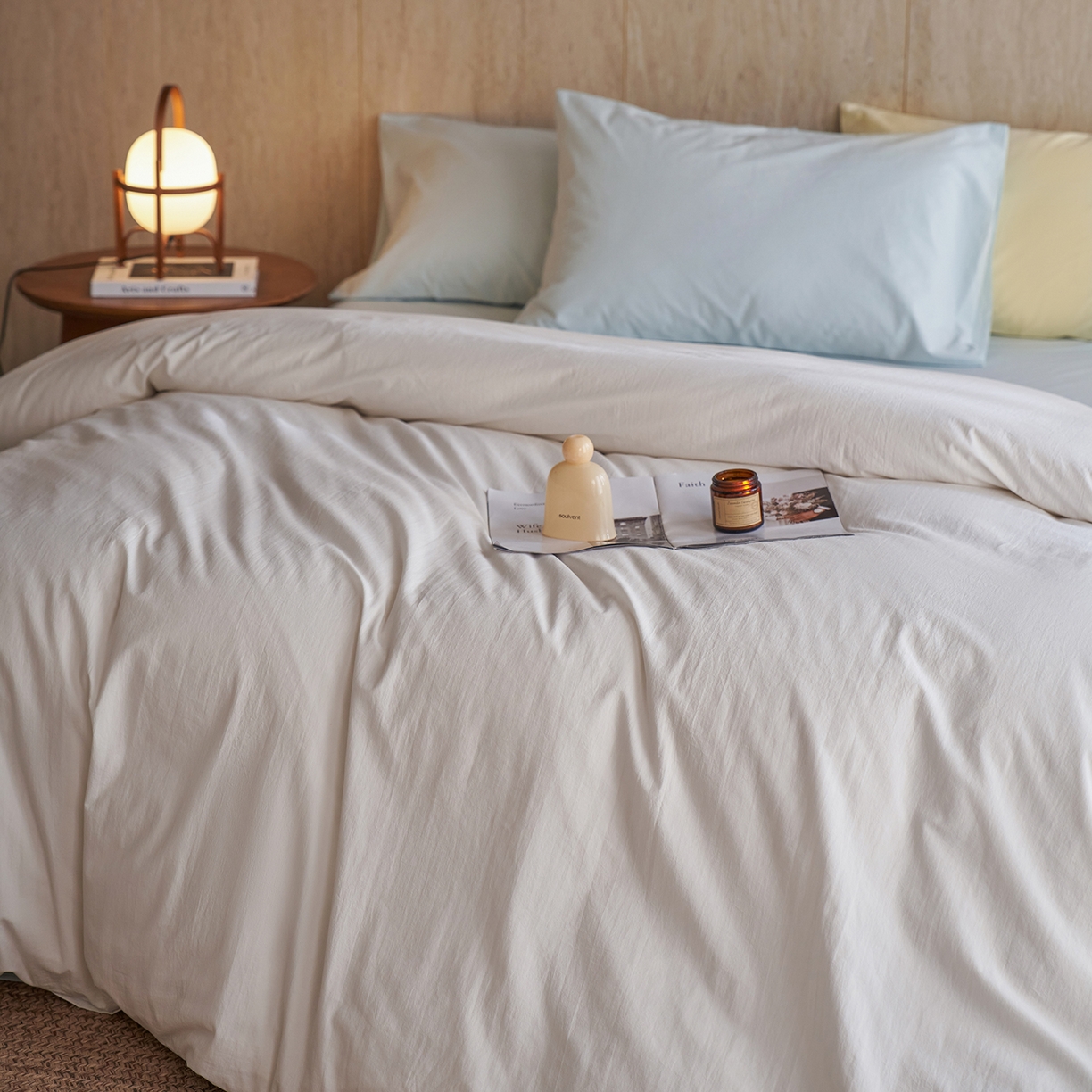 91家纺网 家纺一手货源 找家纺 轩和家居 2026新款全棉高支旧感砂洗长绒棉拼色四件套 浅云白+天空蓝