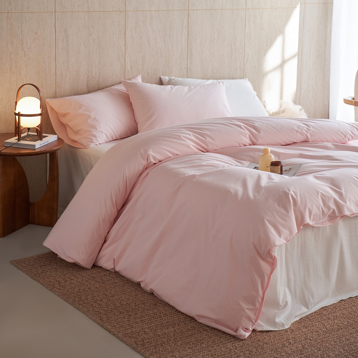 91家纺网 家纺一手货源 找家纺 轩和家居 2026新款全棉高支旧感砂洗长绒棉拼色四件套 薄樱粉+浅云白