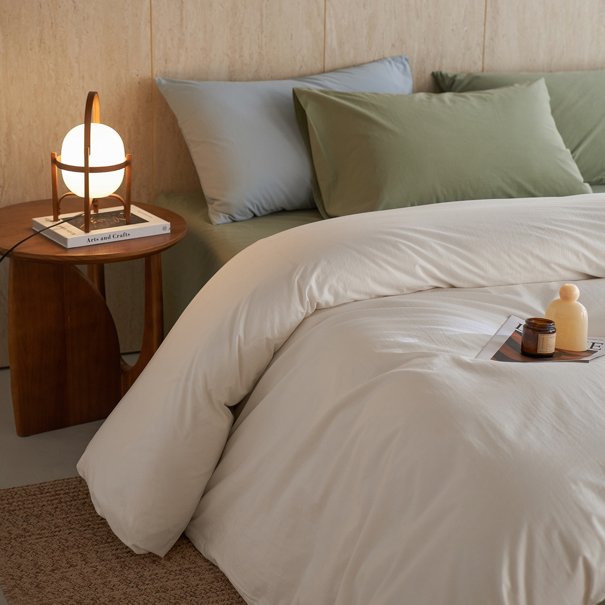 91家纺网 家纺一手货源 找家纺 轩和家居 2026新款全棉高支旧感砂洗长绒棉拼色四件套 浅云白+青绿色