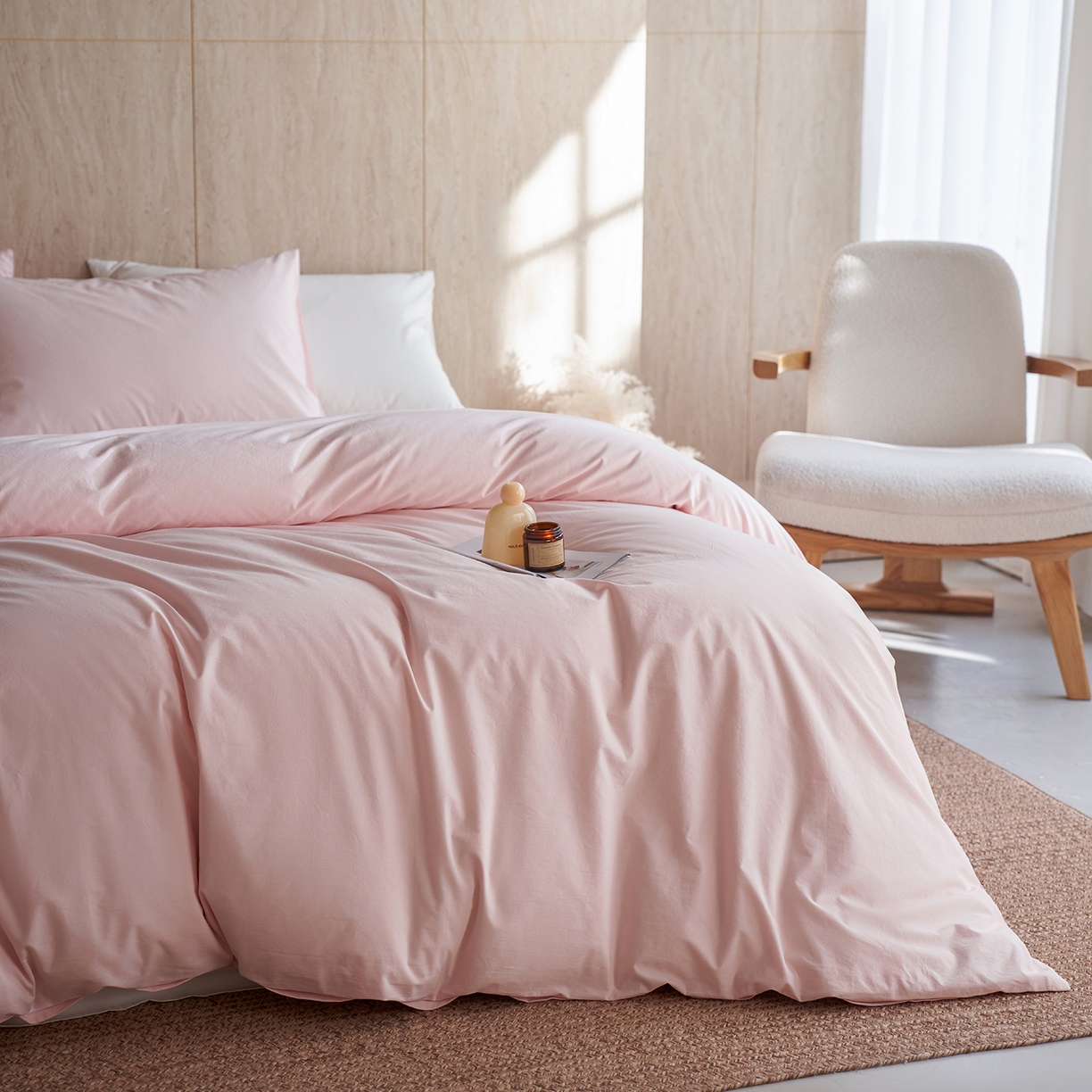 91家纺网 家纺一手货源 找家纺 轩和家居 2026新款全棉高支旧感砂洗长绒棉拼色四件套 薄樱粉+浅云白