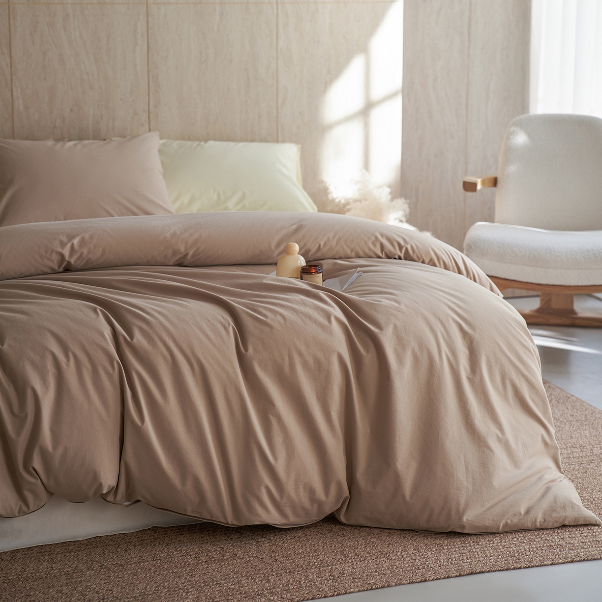 91家纺网 家纺一手货源 找家纺 轩和家居 2026新款全棉高支旧感砂洗长绒棉拼色四件套 秋麦色+浅云白