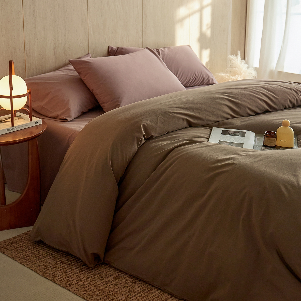 91家纺网 家纺一手货源 找家纺 轩和家居 2026新款全棉高支旧感砂洗长绒棉拼色四件套 落栗棕+豆沙色