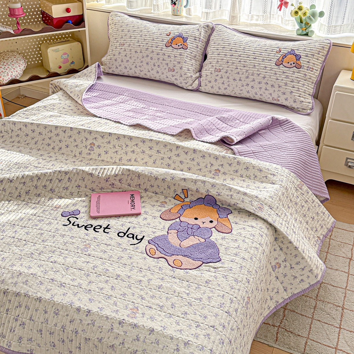 91家纺网 家纺一手货源 找家纺 富米莱单品馆 2026新款古法仿棉毛巾绣夹棉床盖床垫床褥床笠-四季款系列 安妮女孩