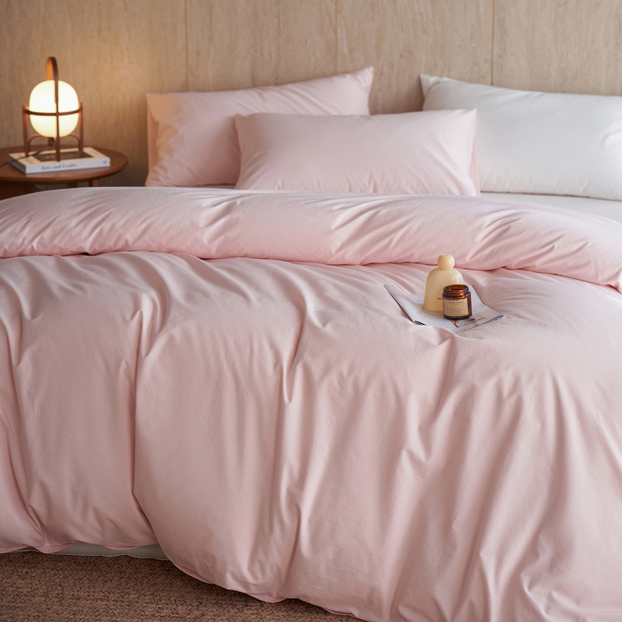 91家纺网 家纺一手货源 找家纺 轩和家居 2026新款全棉高支旧感砂洗长绒棉拼色四件套 薄樱粉+浅云白