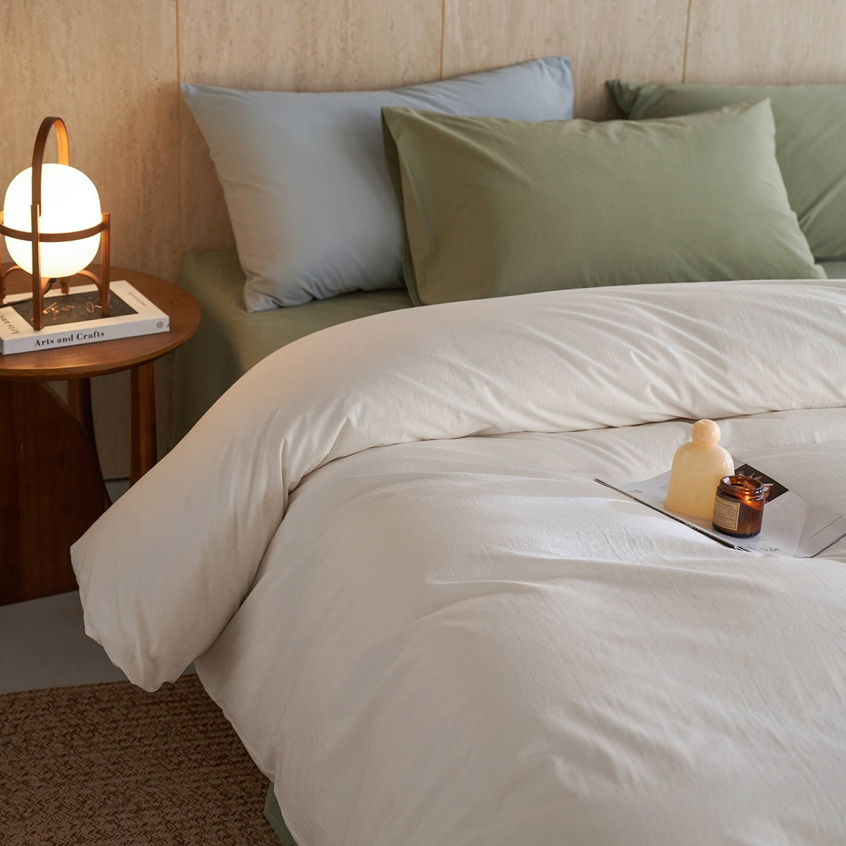 91家纺网 家纺一手货源 找家纺 轩和家居 2026新款全棉高支旧感砂洗长绒棉拼色四件套 浅云白+青绿色