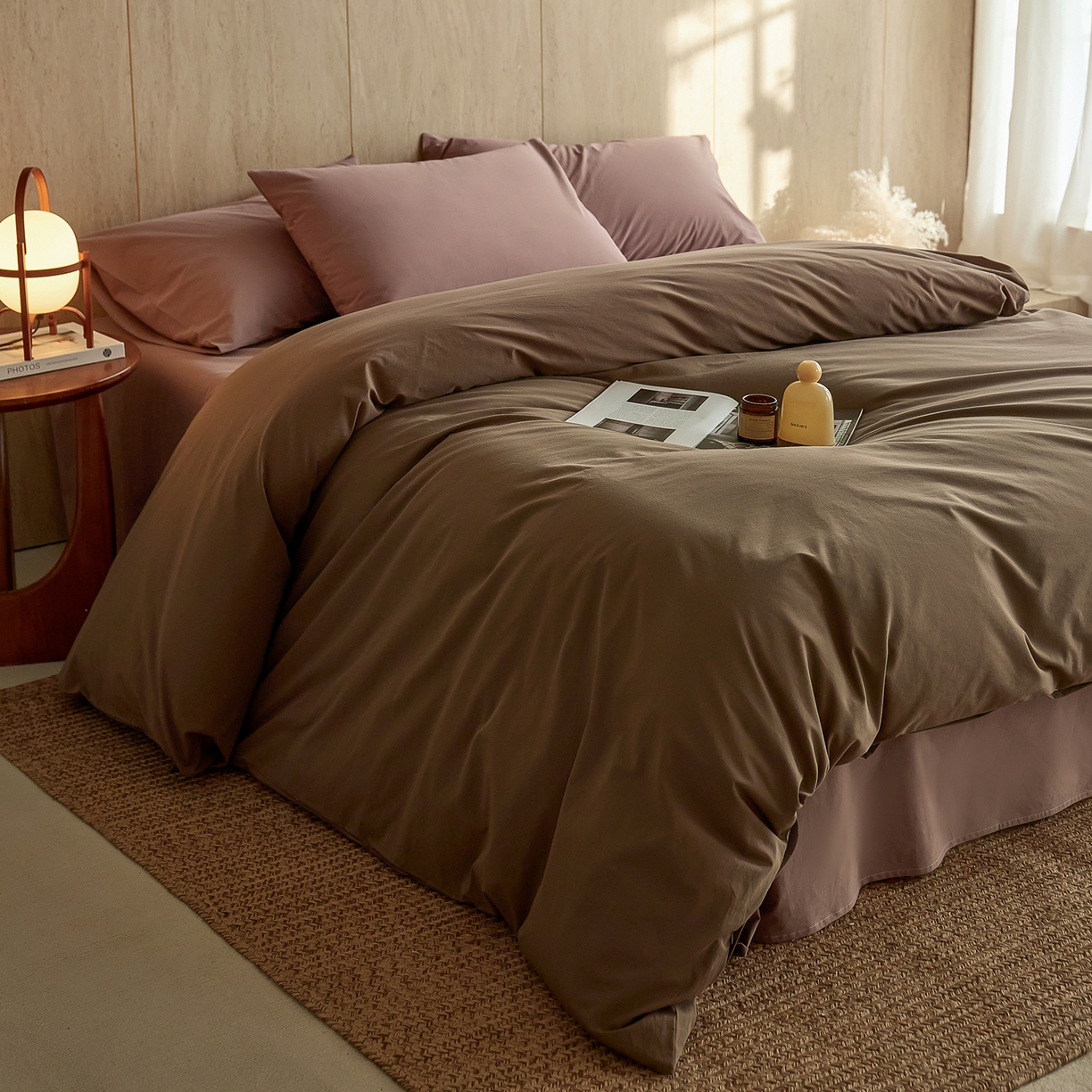 91家纺网 家纺一手货源 找家纺 轩和家居 2026新款全棉高支旧感砂洗长绒棉拼色四件套 落栗棕+豆沙色