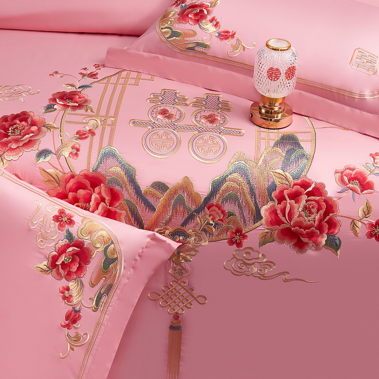 91家纺网 家纺一手货源 找家纺 浩情国际婚庆供货中心 2026新款100%全棉长绒棉纯棉婚庆四件套结婚刺绣六件套多件套长期供货 （提供买家秀） 盛世牡丹-粉玉