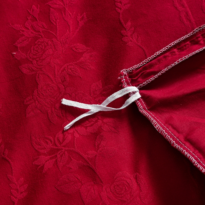 91家纺网 家纺一手货源 找家纺 卧趣家纺 2026新款全棉贡缎提花红色婚庆纯棉四件套 花漾甜心-红