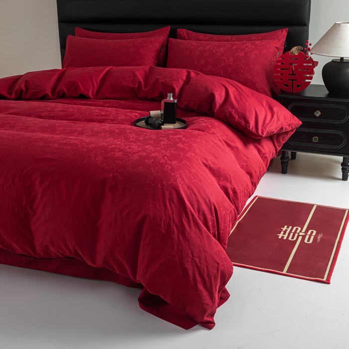 91家纺网 家纺一手货源 找家纺 卧趣家纺 2026新款全棉贡缎提花红色婚庆纯棉四件套 露柯