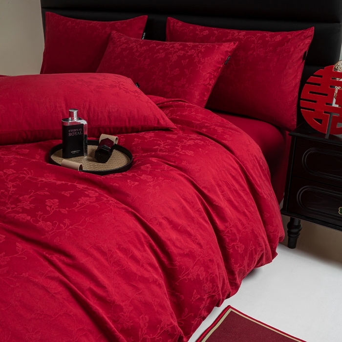 91家纺网 家纺一手货源 找家纺 卧趣家纺 2026新款全棉贡缎提花红色婚庆纯棉四件套 露柯