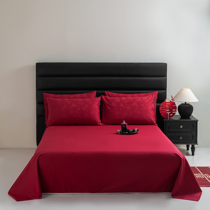 91家纺网 家纺一手货源 找家纺 卧趣家纺 2026新款全棉贡缎提花红色婚庆纯棉四件套 岁月留声