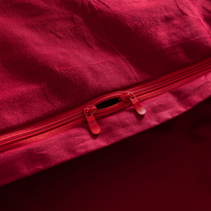 91家纺网 家纺一手货源 找家纺 卧趣家纺 2026新款全棉贡缎提花红色婚庆纯棉四件套 岁月留声