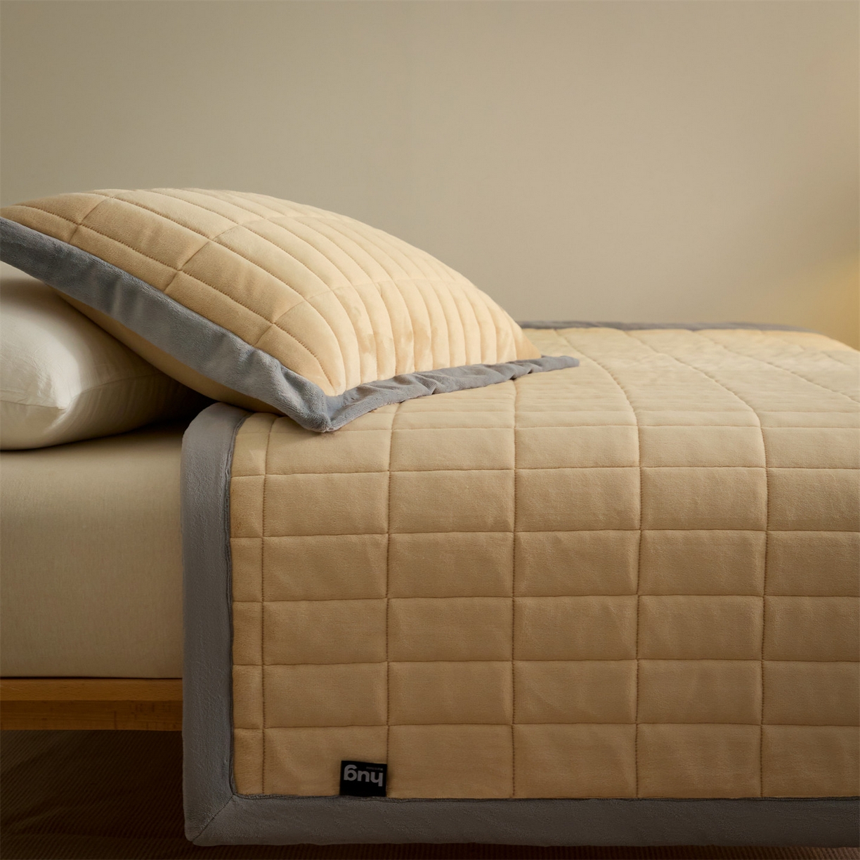 （总）盛秋家纺 2026新款A类牛奶绒夹棉床盖