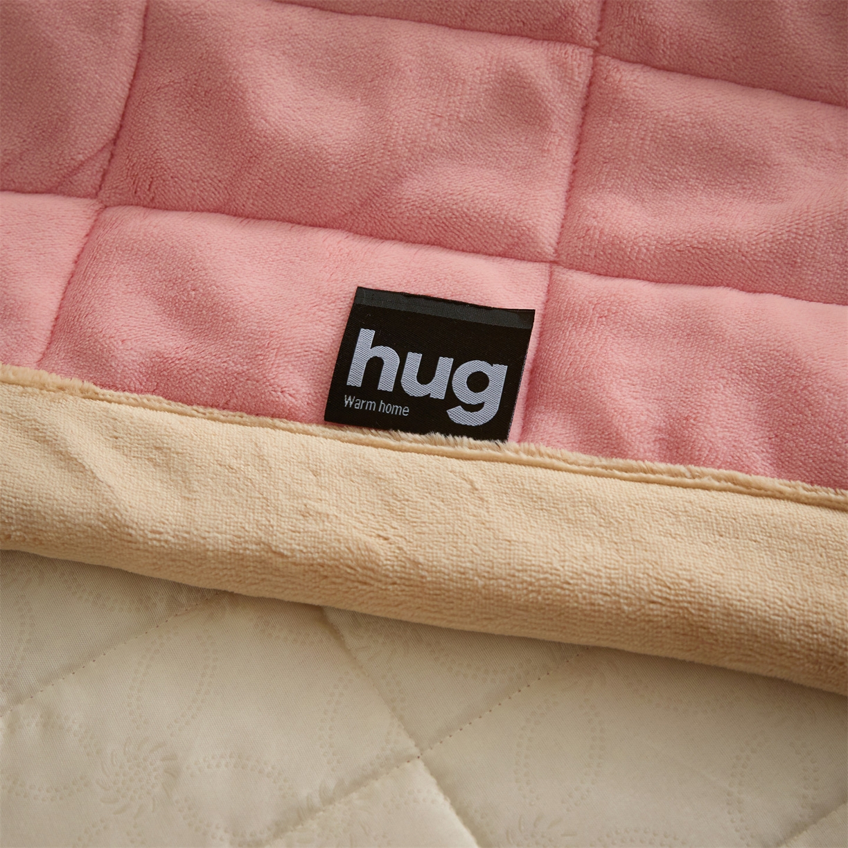 91家纺网 家纺一手货源 找家纺 盛秋家纺 2026新款A类牛奶绒夹棉床盖 卡诺粉+香槟