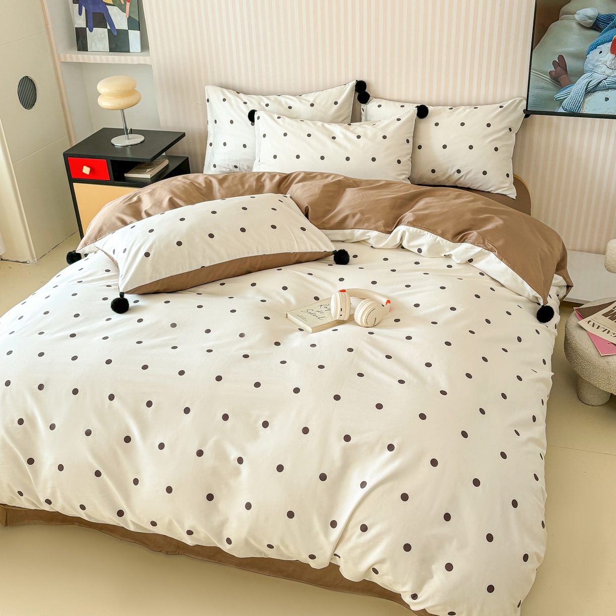 91家纺网 家纺一手货源 找家纺 雅居纺家纺 2026新款50长绒棉波点球球四件套 白咖球球