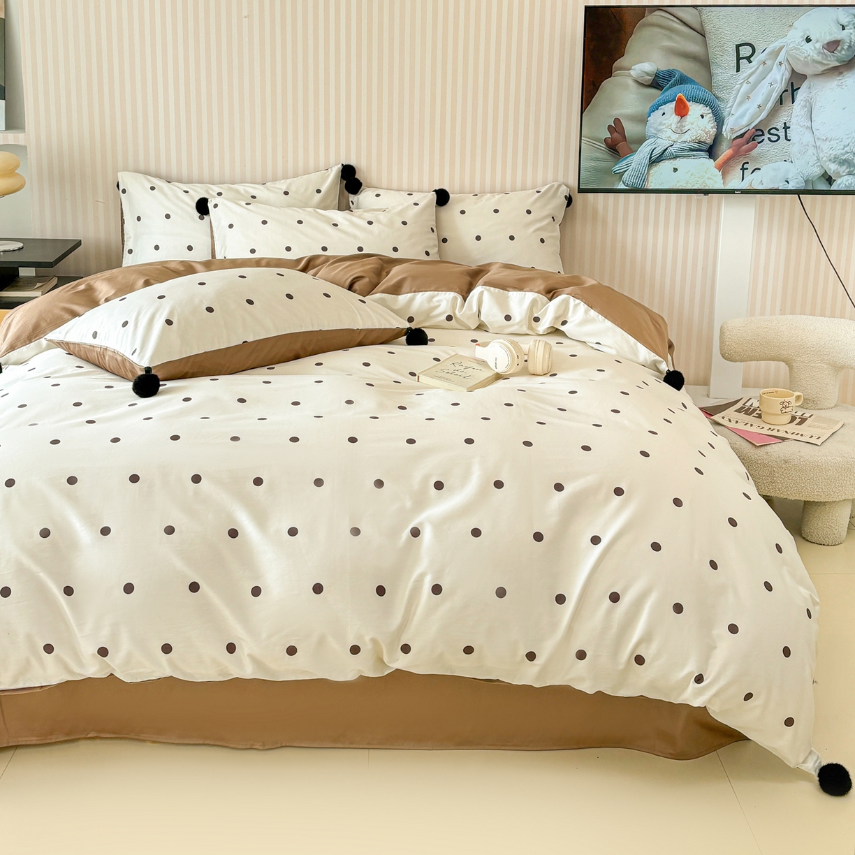 91家纺网 家纺一手货源 找家纺 雅居纺家纺 2026新款50长绒棉波点球球四件套 白咖球球