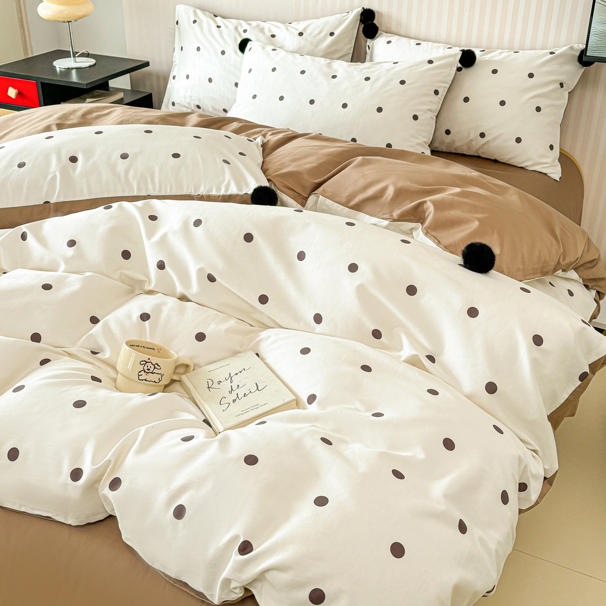 91家纺网 家纺一手货源 找家纺 雅居纺家纺 2026新款50长绒棉波点球球四件套 白咖球球