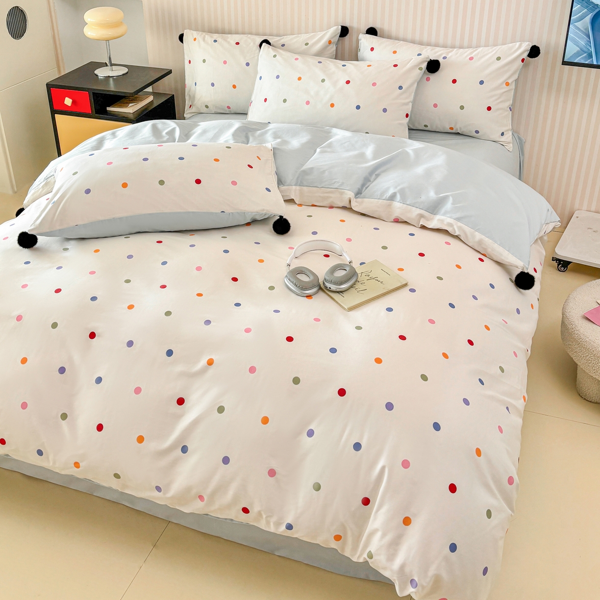 91家纺网 家纺一手货源 找家纺 雅居纺家纺 2026新款50长绒棉波点球球四件套 彩色球球