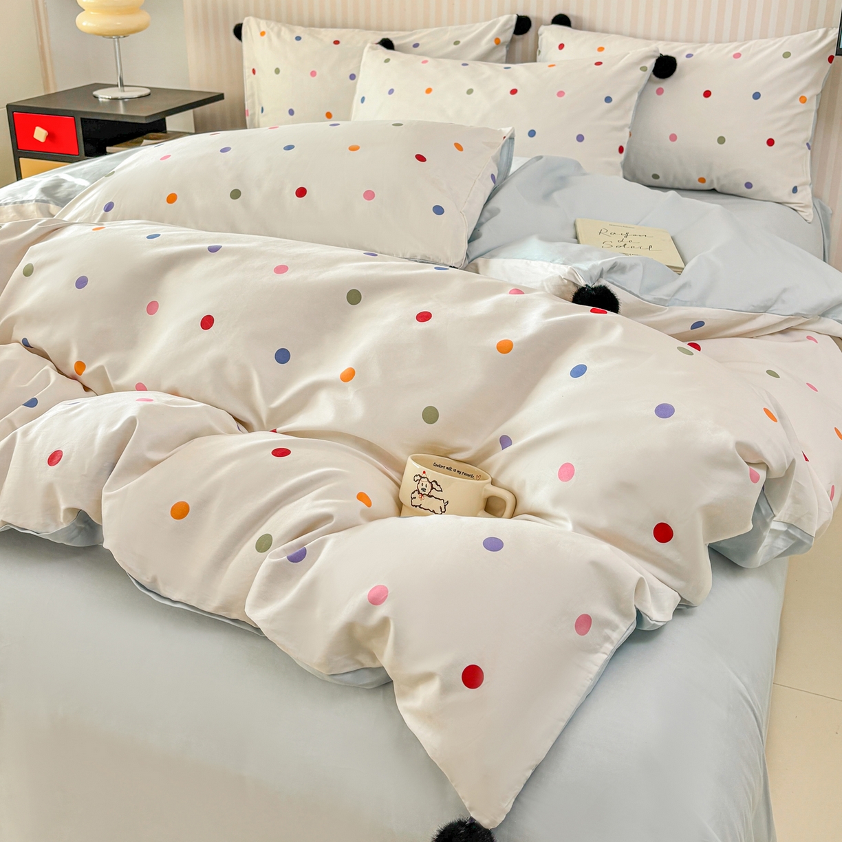 91家纺网 家纺一手货源 找家纺 雅居纺家纺 2026新款50长绒棉波点球球四件套 彩色球球