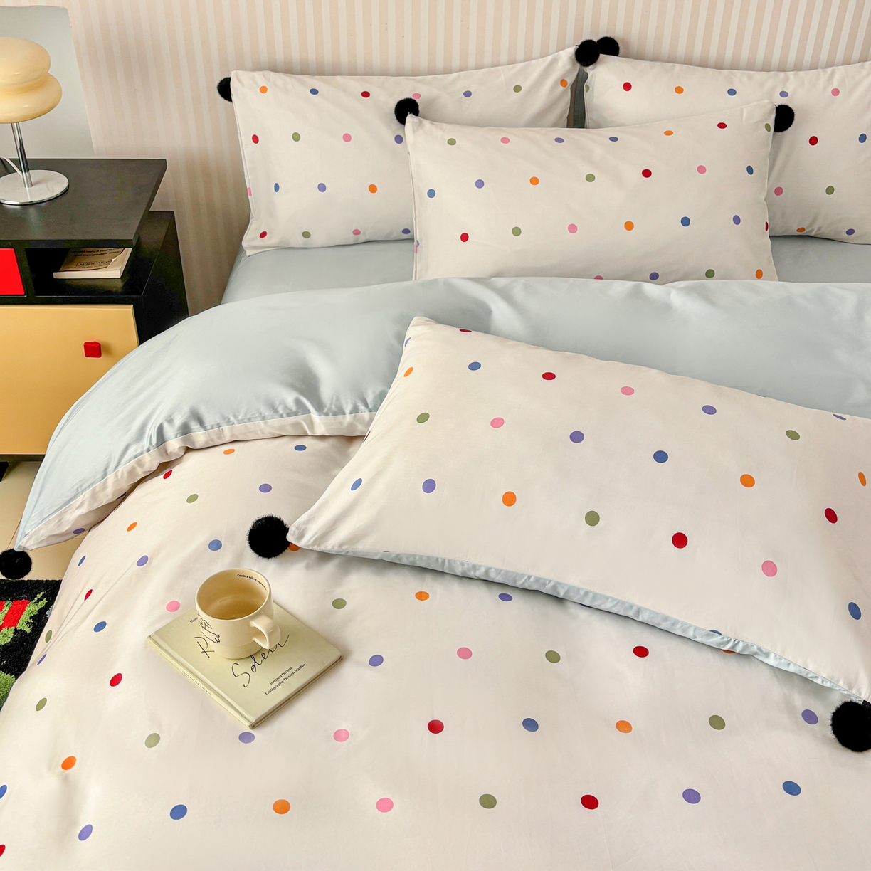 91家纺网 家纺一手货源 找家纺 雅居纺家纺 2026新款50长绒棉波点球球四件套 彩色球球