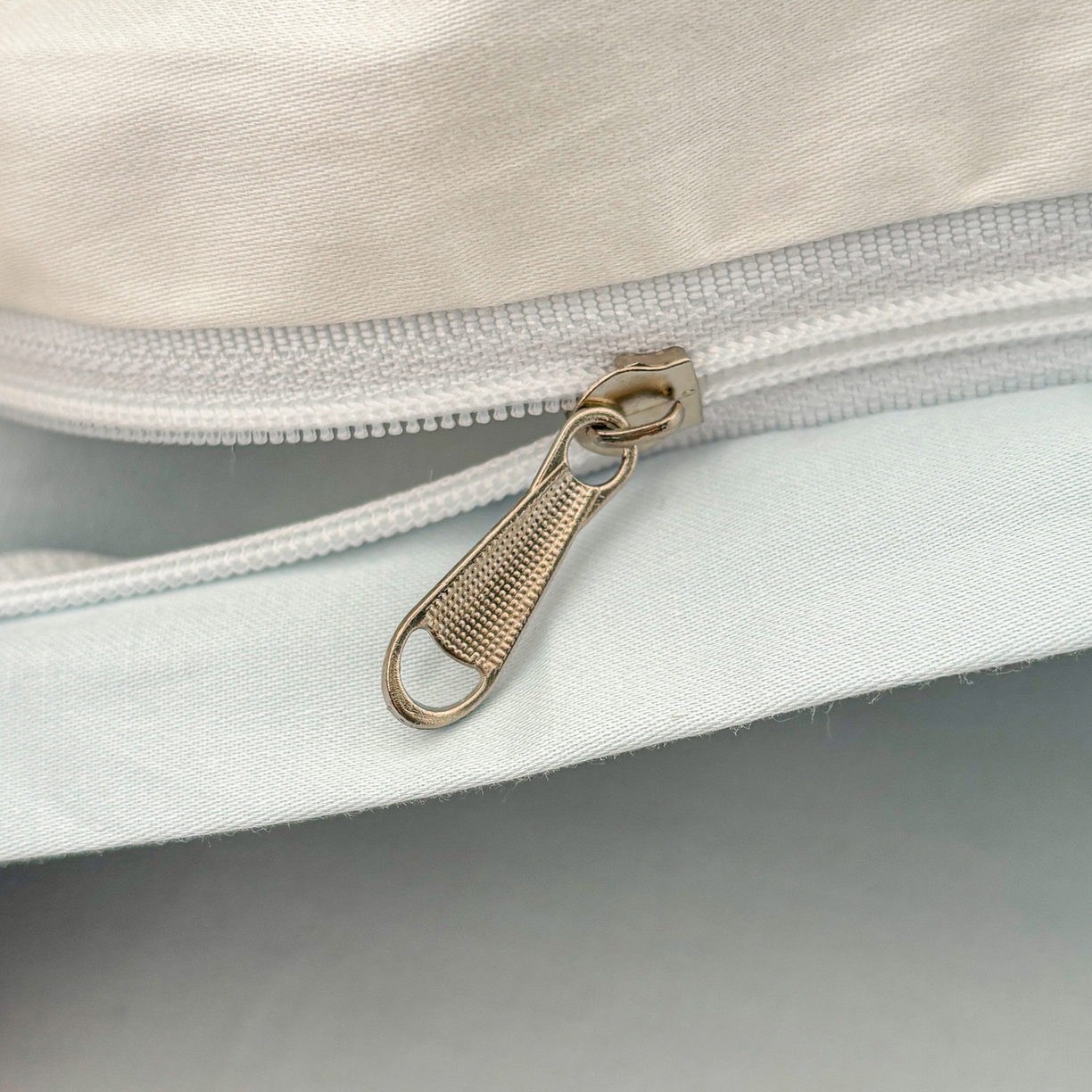 91家纺网 家纺一手货源 找家纺 雅居纺家纺 2026新款50长绒棉波点球球四件套 彩色球球