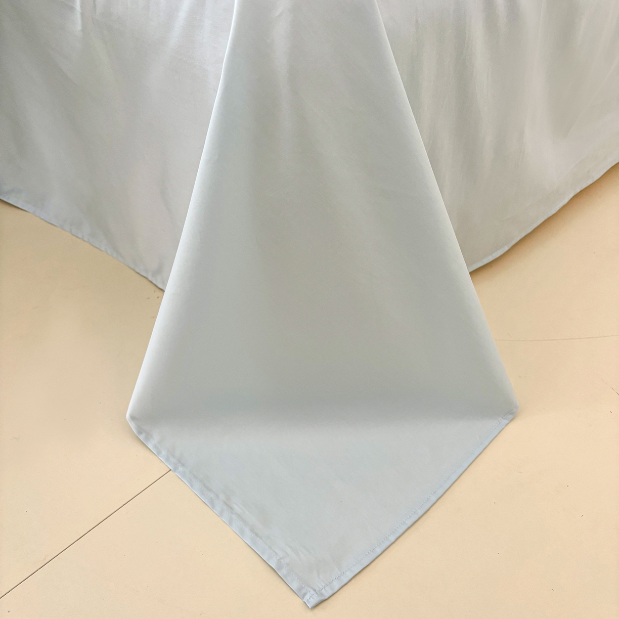 91家纺网 家纺一手货源 找家纺 雅居纺家纺 2026新款50长绒棉波点球球四件套 彩色球球