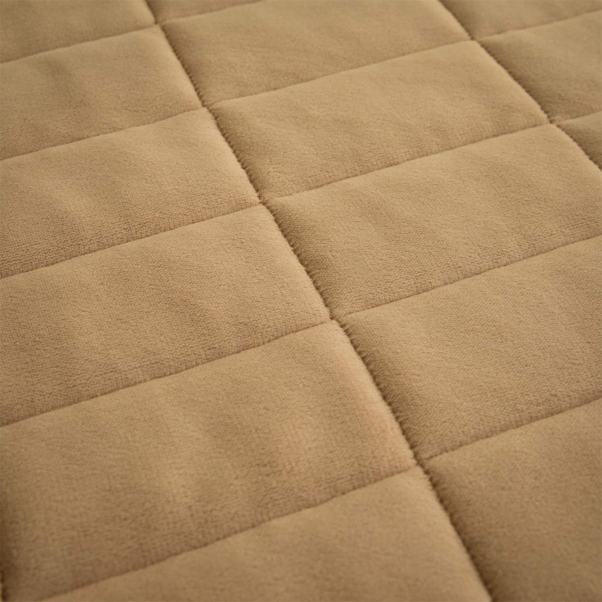 91家纺网 家纺一手货源 找家纺 盛秋家纺 2026新款A类牛奶绒夹棉床盖 奶咖+香槟