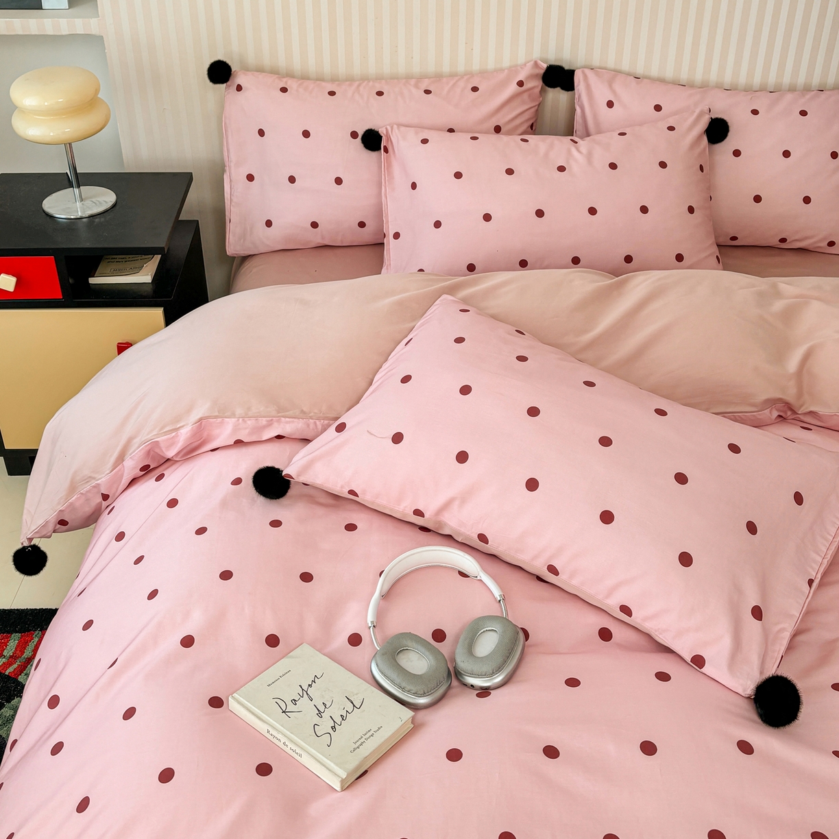 91家纺网 家纺一手货源 找家纺 雅居纺家纺 2026新款50长绒棉波点球球四件套 粉点球球