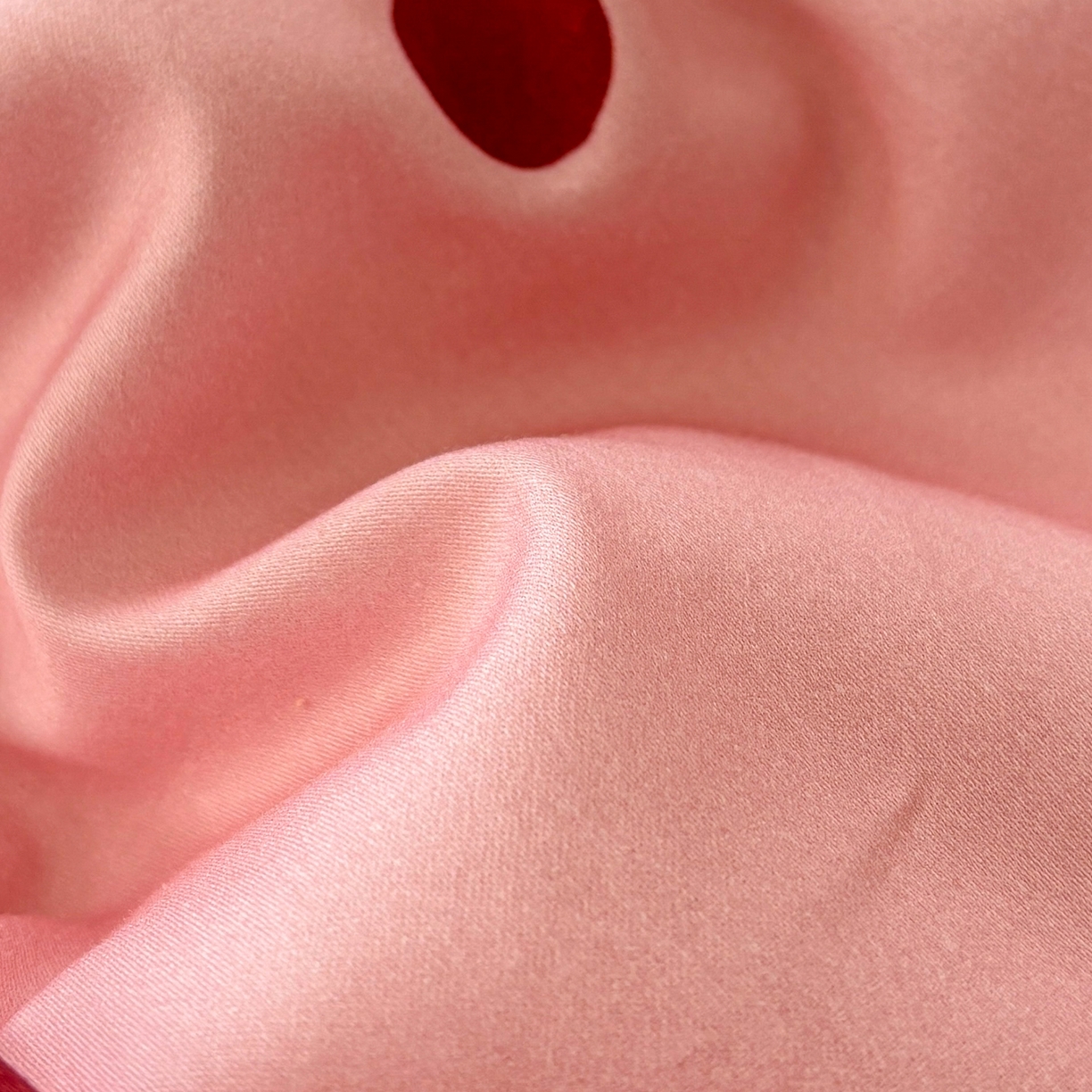 91家纺网 家纺一手货源 找家纺 雅居纺家纺 2026新款50长绒棉波点球球四件套 粉点球球