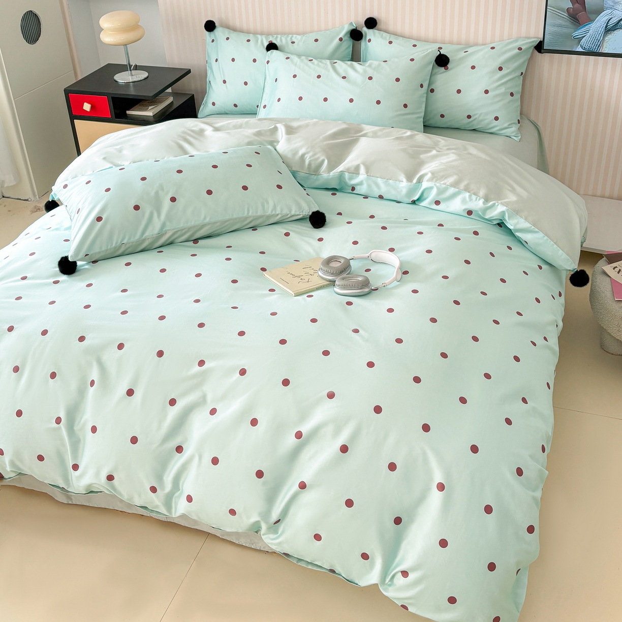 91家纺网 家纺一手货源 找家纺 雅居纺家纺 2026新款50长绒棉波点球球四件套 蓝点球球