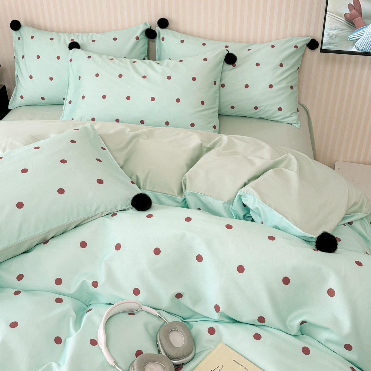 91家纺网 家纺一手货源 找家纺 雅居纺家纺 2026新款50长绒棉波点球球四件套 蓝点球球