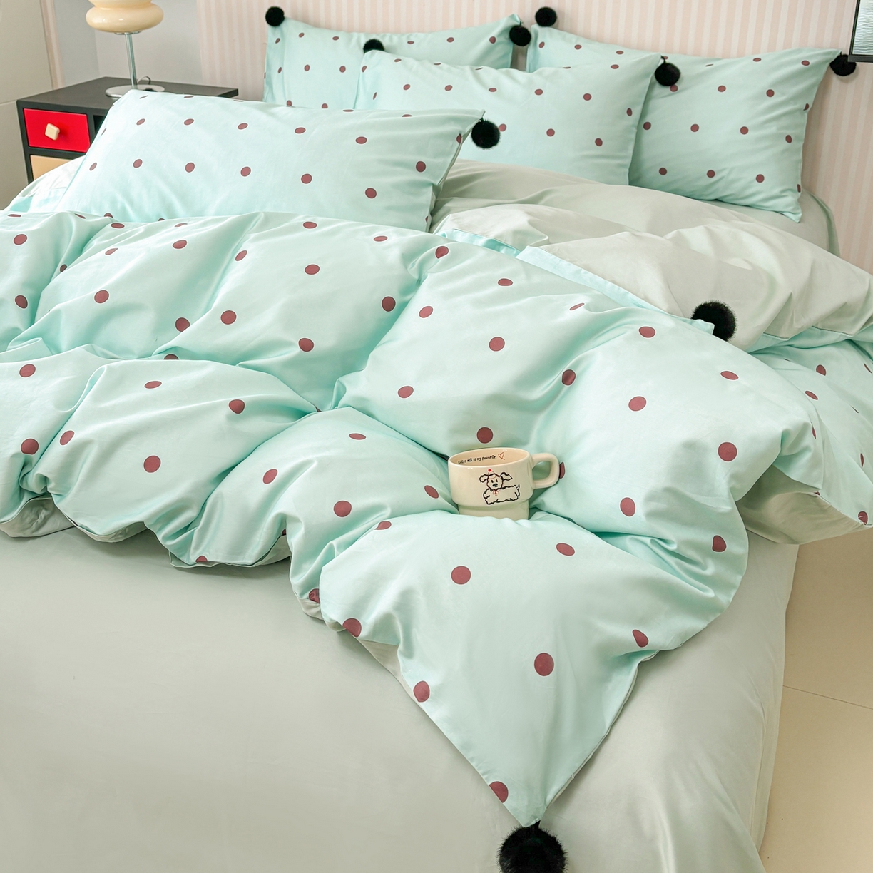 91家纺网 家纺一手货源 找家纺 雅居纺家纺 2026新款50长绒棉波点球球四件套 蓝点球球