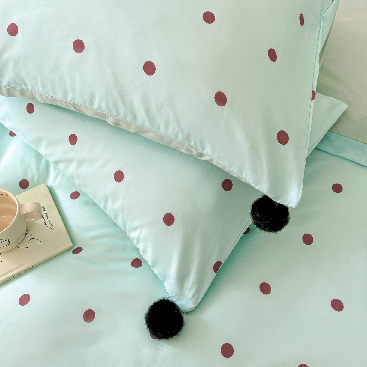 91家纺网 家纺一手货源 找家纺 雅居纺家纺 2026新款50长绒棉波点球球四件套 蓝点球球