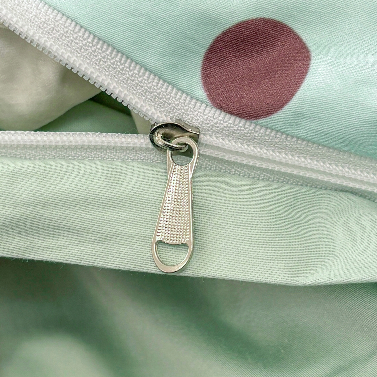 91家纺网 家纺一手货源 找家纺 雅居纺家纺 2026新款50长绒棉波点球球四件套 蓝点球球