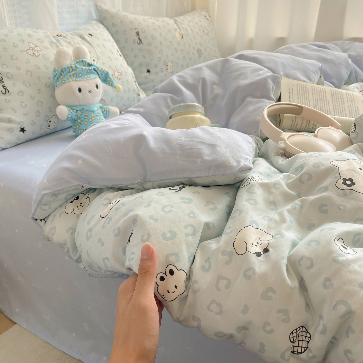 91家纺网 家纺一手货源 找家纺 雅居纺家纺 2026新款全棉卡通印花可爱小猫四件套 假日小猫