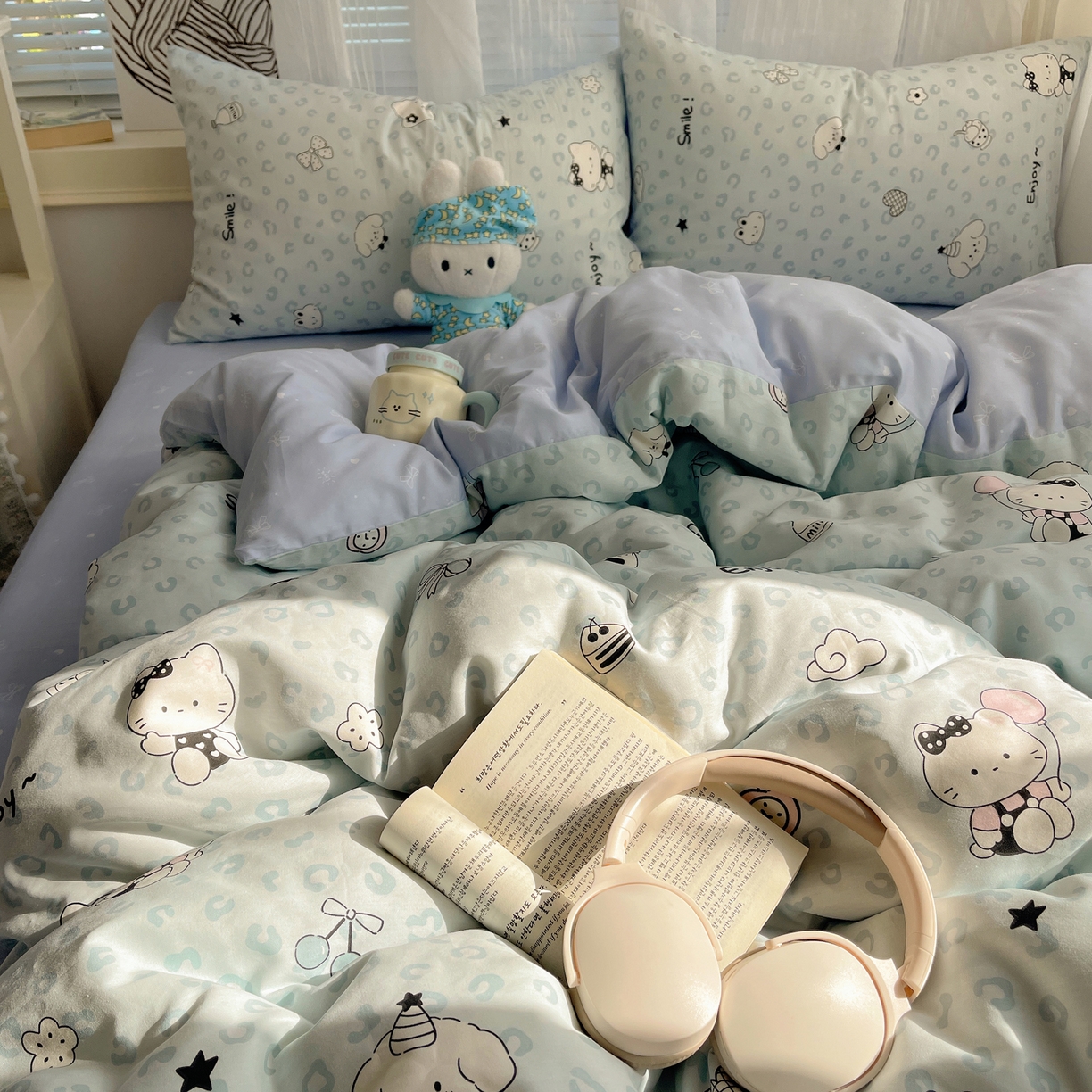 91家纺网 家纺一手货源 找家纺 雅居纺家纺 2026新款全棉卡通印花可爱小猫四件套 假日小猫