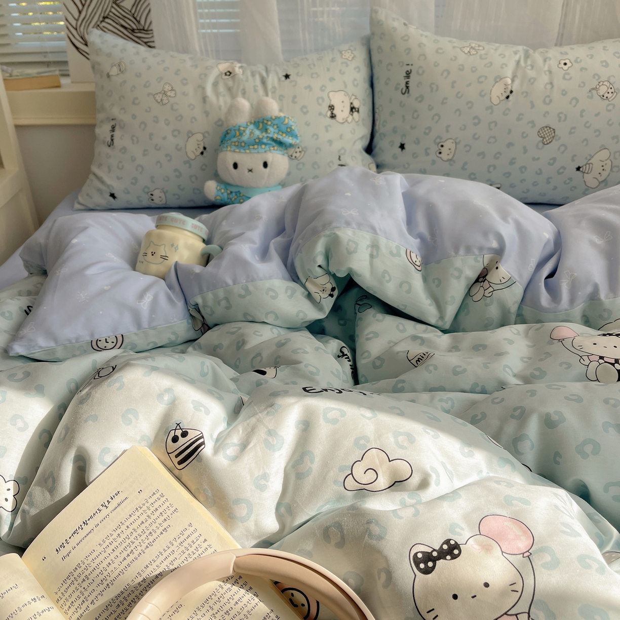 91家纺网 家纺一手货源 找家纺 雅居纺家纺 2026新款全棉卡通印花可爱小猫四件套 假日小猫