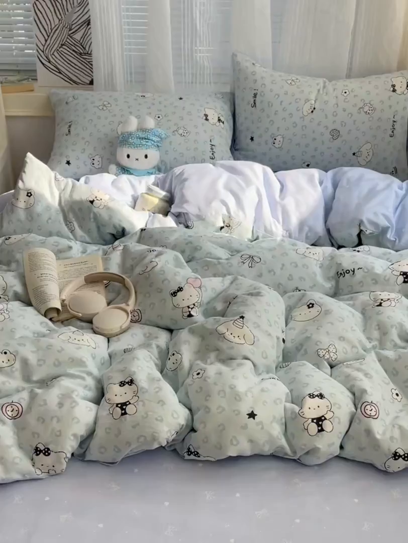 91家纺网 家纺一手货源 找家纺 雅居纺家纺 2026新款全棉卡通印花可爱小猫四件套 假日小猫