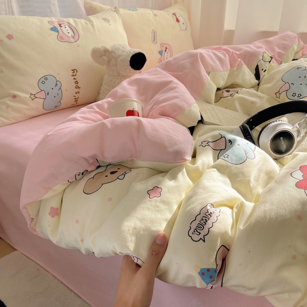 91家纺网 家纺一手货源 找家纺 雅居纺家纺 2026新款全棉卡通印花可爱小猫四件套 猫咪伙伴