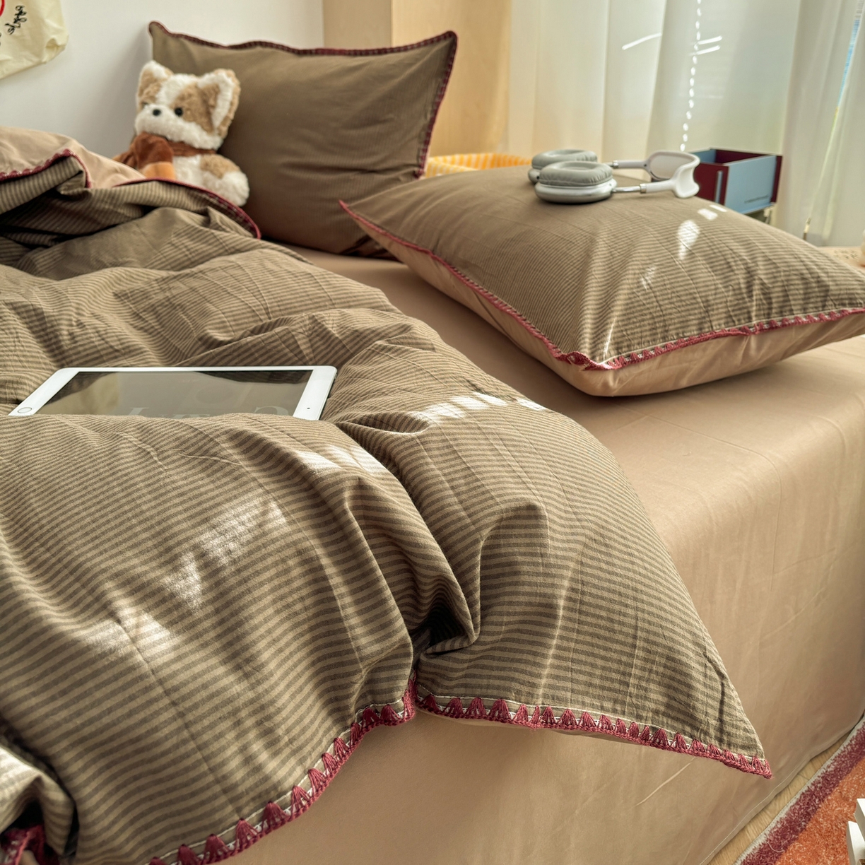 91家纺网 家纺一手货源 找家纺 雅居纺家纺 2026新款全棉色织水洗棉贝壳边四件套 贝壳边-卡其密条