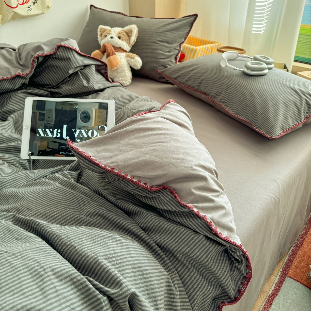 91家纺网 家纺一手货源 找家纺 雅居纺家纺 2026新款全棉色织水洗棉贝壳边四件套 贝壳边-浅灰密条