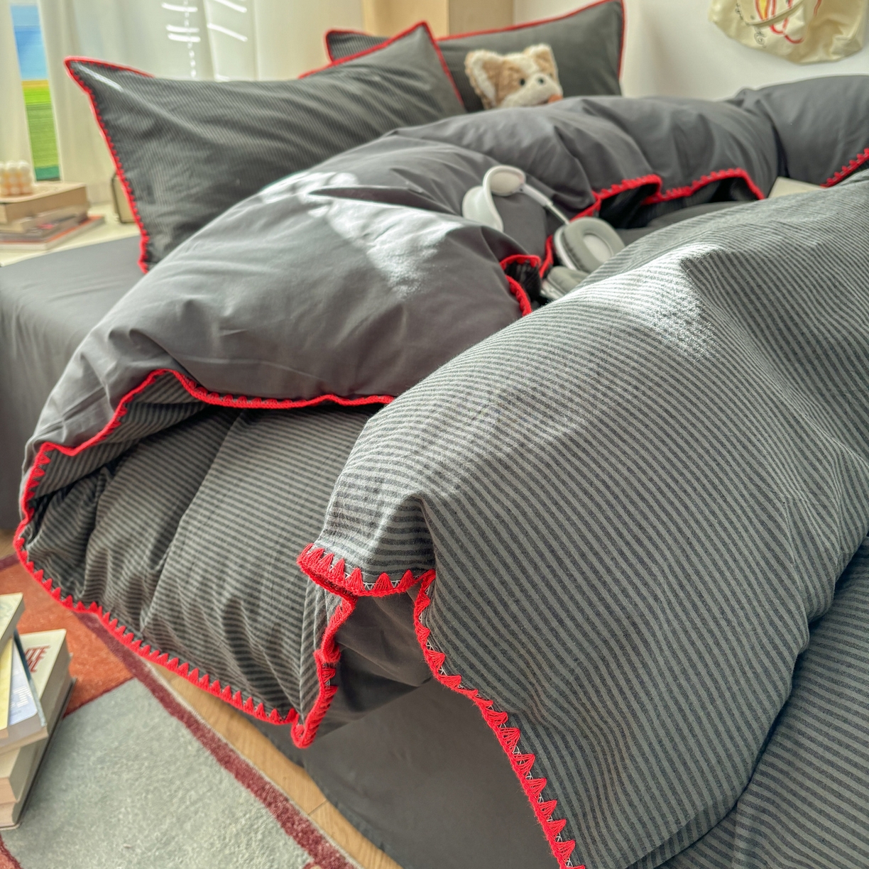 91家纺网 家纺一手货源 找家纺 雅居纺家纺 2026新款全棉色织水洗棉贝壳边四件套 贝壳边-深灰密条