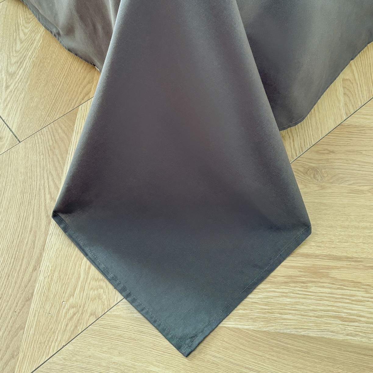 91家纺网 家纺一手货源 找家纺 雅居纺家纺 2026新款全棉色织水洗棉贝壳边四件套 贝壳边-深灰密条