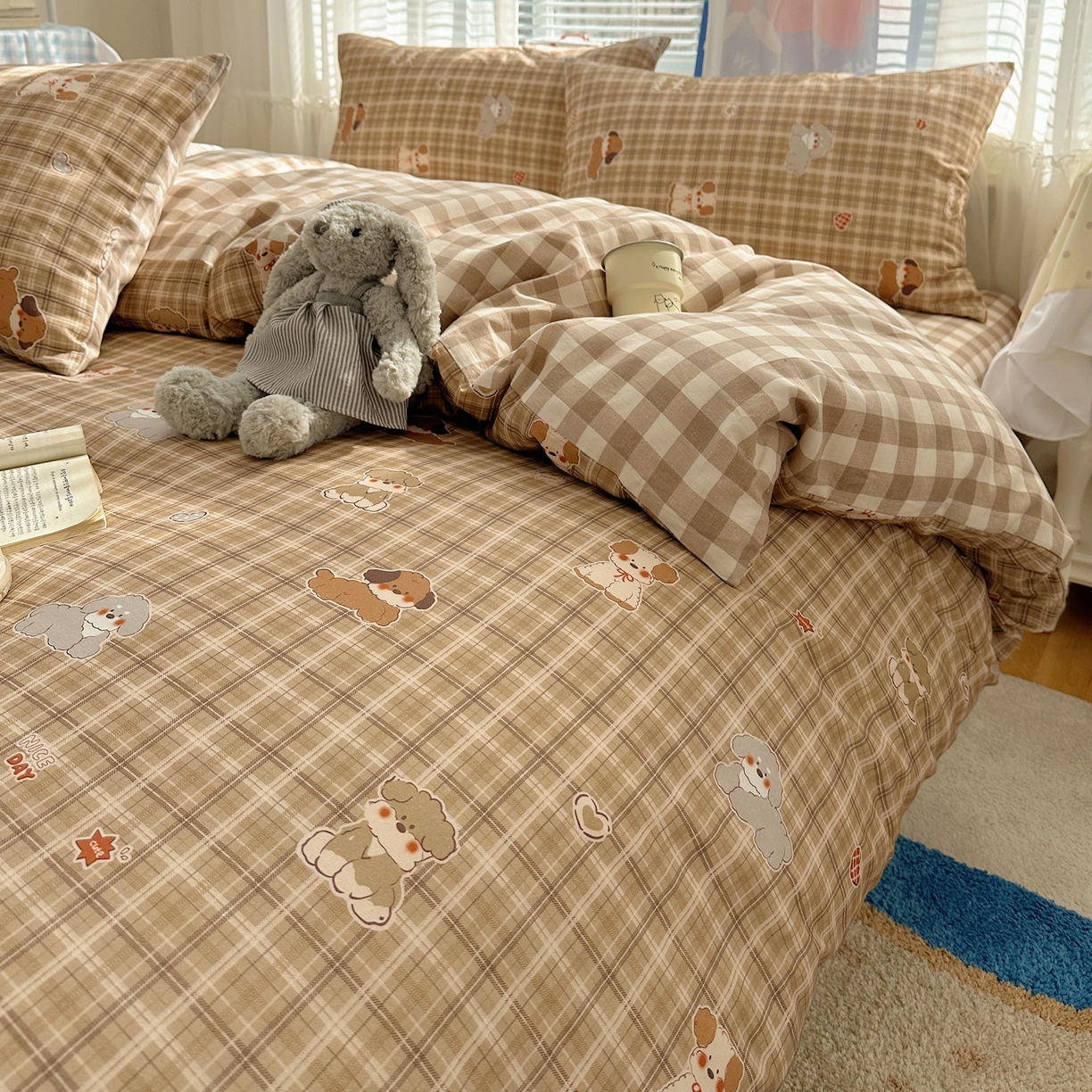 91家纺网 家纺一手货源 找家纺 雅居纺家纺 2026新款全棉小清新印花四件套 HI小狗