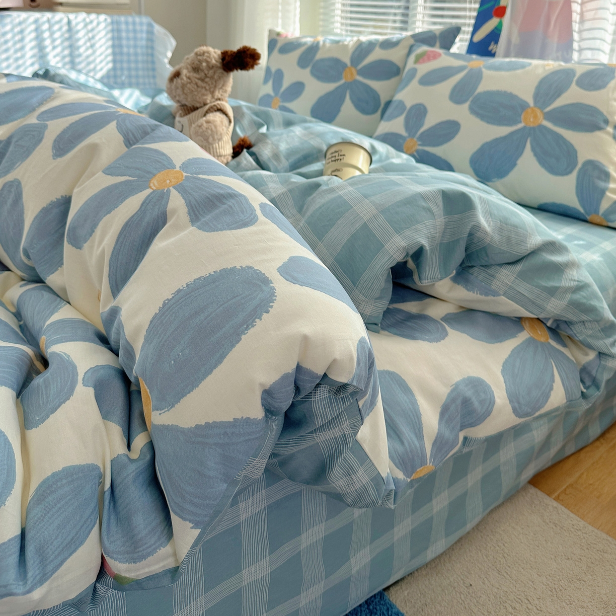 雅居纺家纺 2026新款全棉小清新印花四件套 草莓蓝花